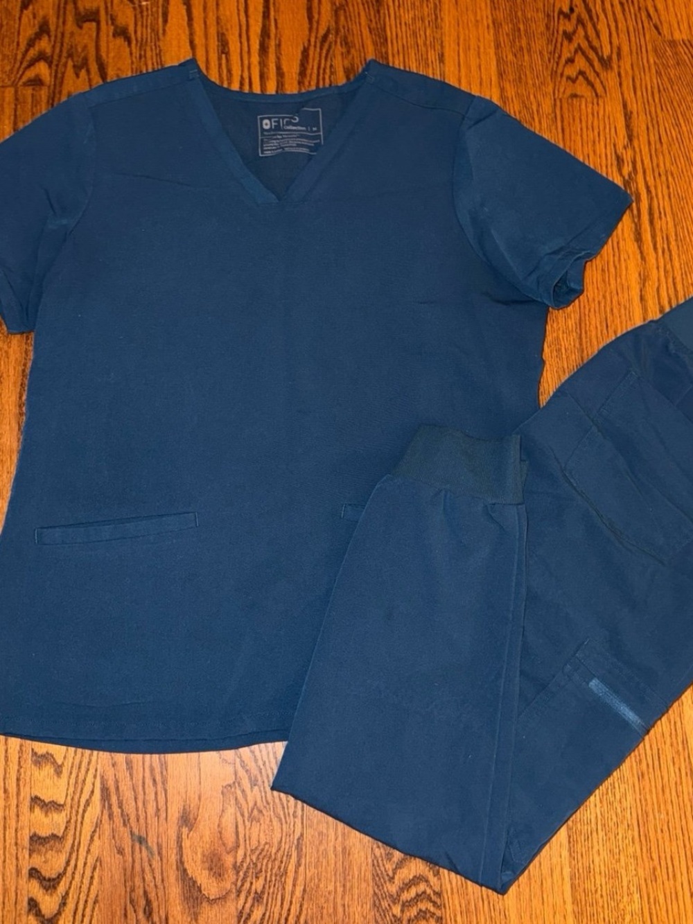 Figs Scrub Set